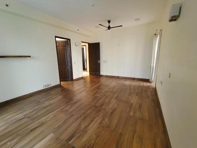3.5 BHK Apartment in Sector 107 for rent Noida. The reference number is 20804674