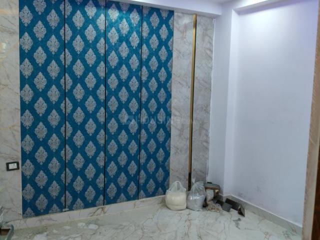 3.5 BHK Apartment in Sector 102 for resale Noida. The reference number is 19224179