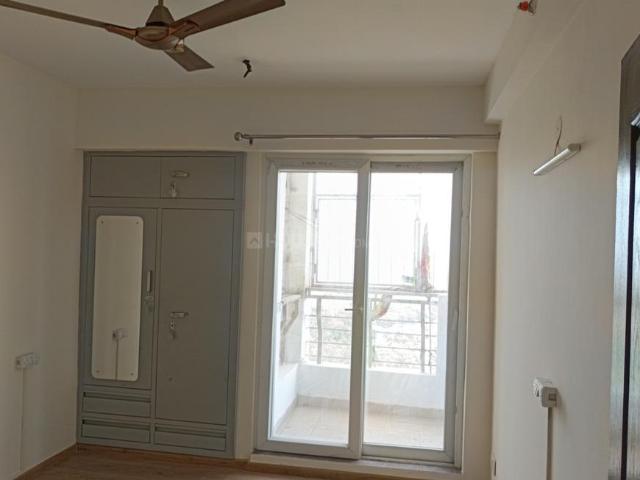 3.5 BHK Apartment in Sector 110 for rent Noida. The reference number is 20275085
