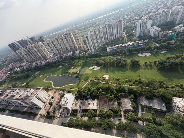 3.5 BHK Apartment in Sector 128 for rent Noida. The reference number is 21145112