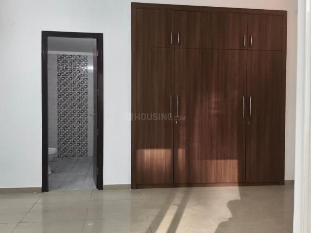3.5 BHK Apartment in Sector 143 for rent Noida. The reference number is 20523316