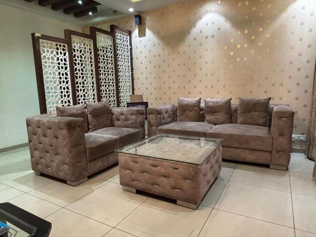 3.5 BHK Apartment in Sector 143 for rent Noida. The reference number is 20771737