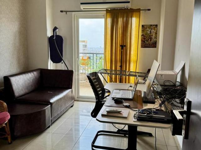 3.5 BHK Apartment in Sector 143 for rent Noida. The reference number is 21108977