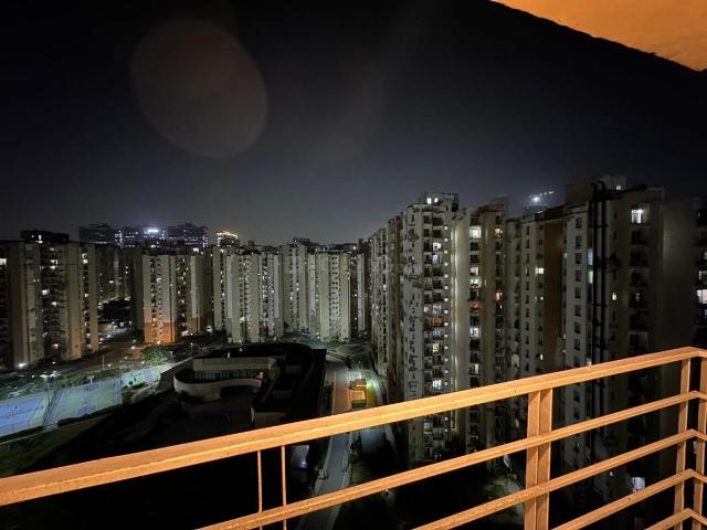 3.5 BHK Apartment in Sector 143 for rent Noida. The reference number is 21347411