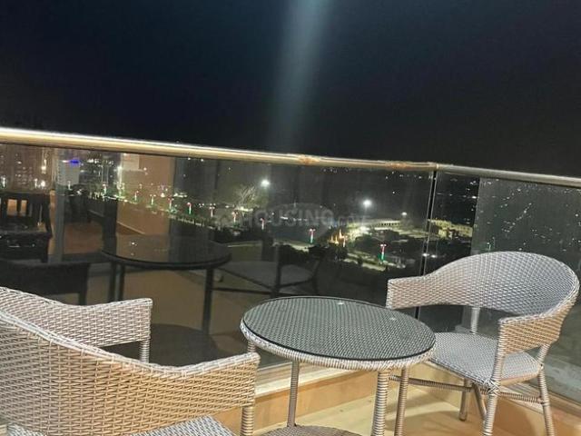 3.5 BHK Apartment in Sector 15A for rent Noida. The reference number is 17283498