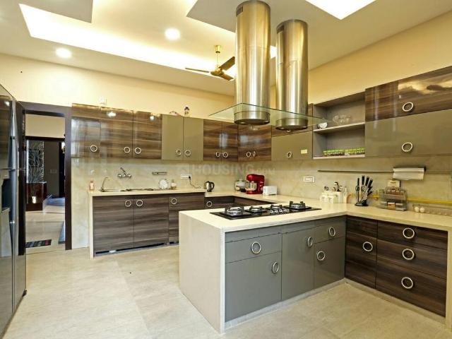 3.5 BHK Apartment in Sector 15A for rent Noida. The reference number is 20132518