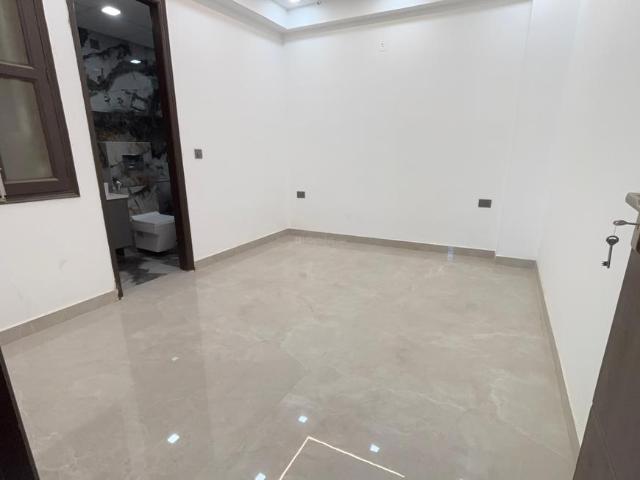 3.5 BHK Apartment in Sector 27 Dwarka for resale New Delhi. The reference number is 20623743