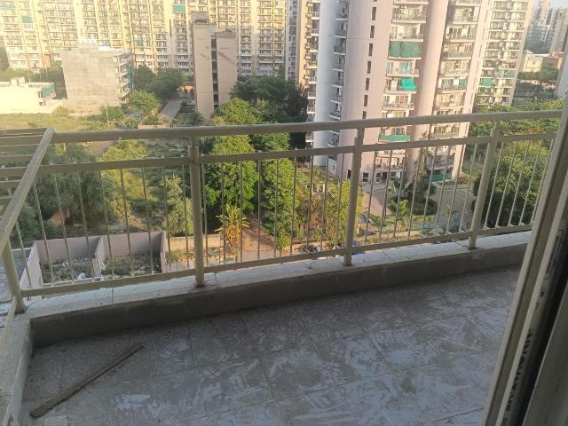 3.5 BHK Apartment in Sector 37C for rent Gurgaon. The reference number is 20076077