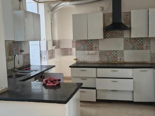 3.5 BHK Apartment in Sector 45 for rent Noida. The reference number is 20598955