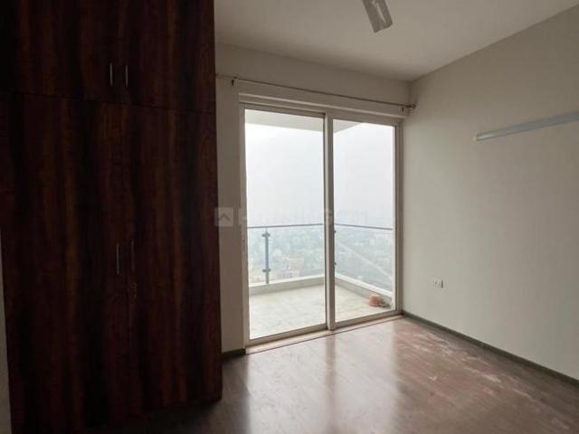 3.5 BHK Apartment in Sector 62 for rent Gurgaon. The reference number is 21002186