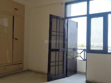 3.5 BHK Apartment in Sector 62 for rent Noida. The reference number is 20408608