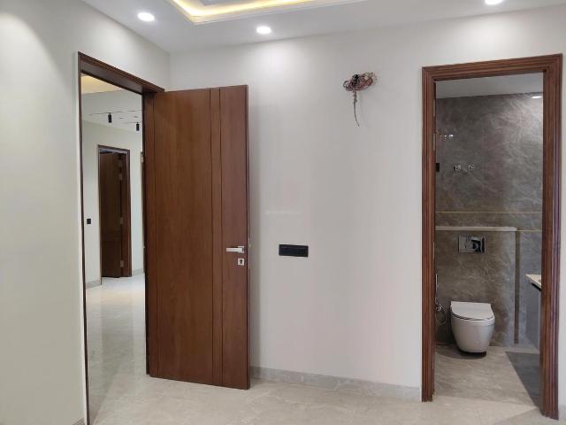 3.5 BHK Apartment in Sector 63 for rent Gurgaon. The reference number is 20732203