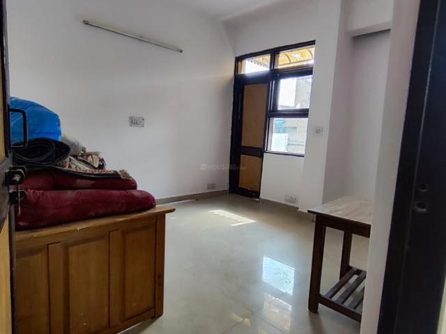 3.5 BHK Apartment in Sector 6 Dwarka for resale New Delhi. The reference number is 18595141