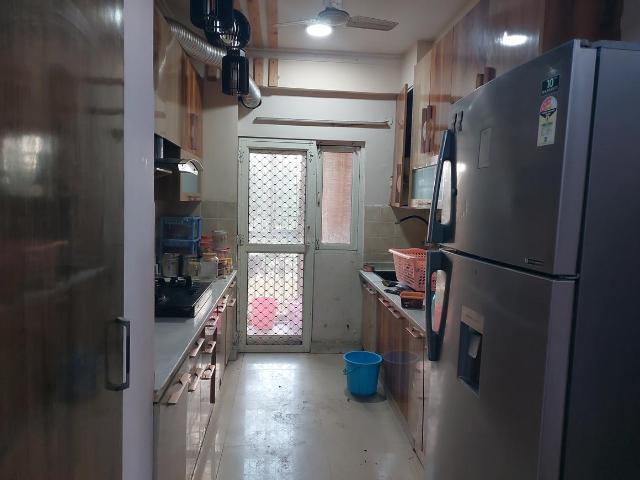 3.5 BHK Apartment in Sector 75 for rent Noida. The reference number is 18904367