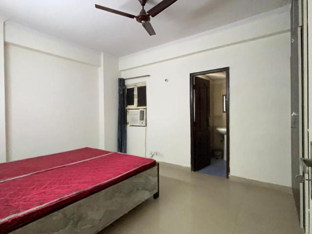 3.5 BHK Apartment in Sector 75 for rent Noida. The reference number is 20307398