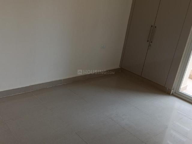 3.5 BHK Apartment in Sector 76 for rent Noida. The reference number is 20508399