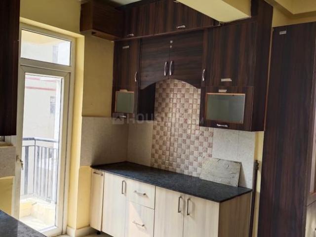 3.5 BHK Apartment in Sector 76 for rent Noida. The reference number is 21114035