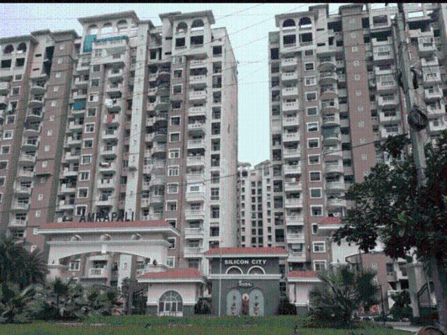 3.5 BHK Apartment in Sector 76 for resale Noida. The reference number is 21334419