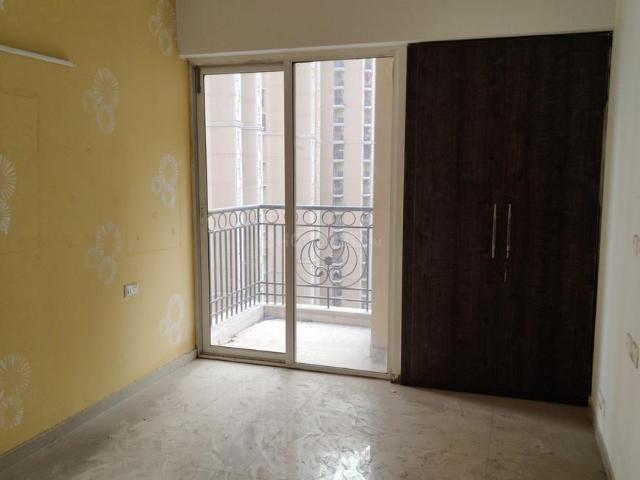 3.5 BHK Apartment in Siddharth Vihar for rent Ghaziabad. The reference number is 20139282