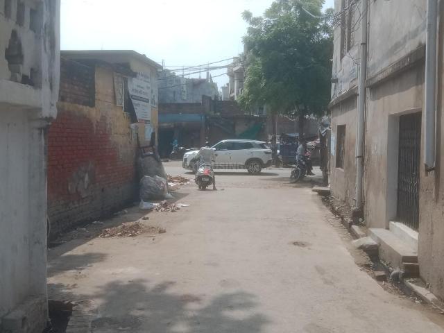 3.5 BHK Independent Builder Floor in Civil Lines for rent Fatehpur. The reference number is 20922052