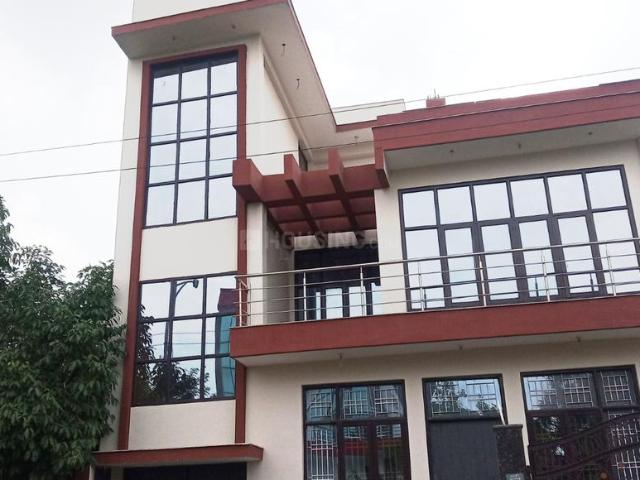 3.5 BHK Independent Builder Floor in Beta II for rent Greater Noida. The reference number is 18009006