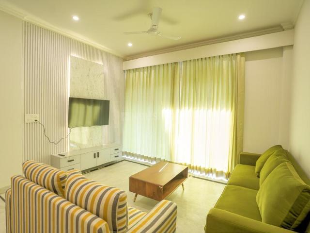 3.5 BHK Independent Builder Floor in DLF Phase 5 for rent Gurgaon. The reference number is 20659360