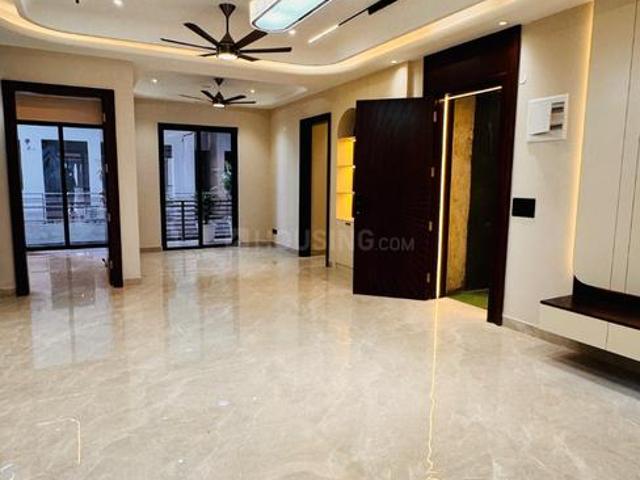 3.5 BHK Independent Builder Floor in Sector 63 for resale Gurgaon. The reference number is 20043345