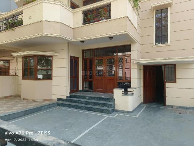 3.5 BHK Independent Builder Floor in Sector 52 for resale Gurgaon. The reference number is 17722758
