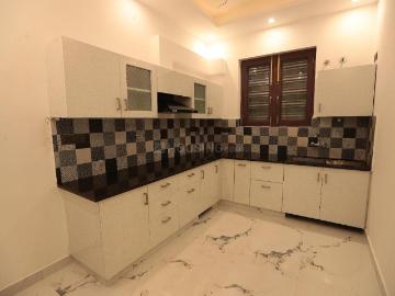 3.5 BHK Independent Builder Floor in Surajmal Vihar for rent New Delhi. The reference number is 20558138