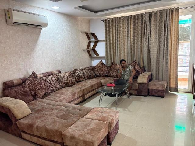 3.5 BHK Independent House in Gomti Nagar Extension for rent Lucknow. The reference number is 21233002