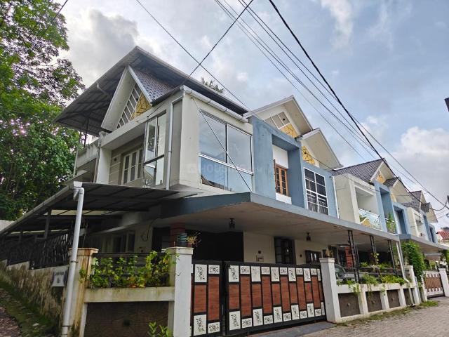 3.5 BHK Independent House in Kalamassery for rent Kochi. The reference number is 20715349