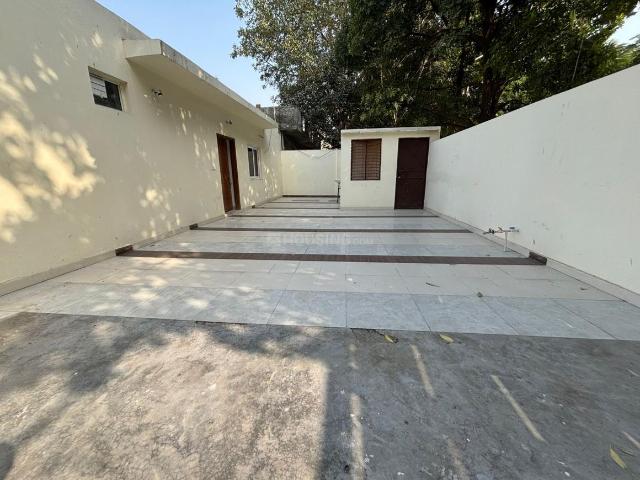 3.5 BHK Independent House in Sector 47 for rent Noida. The reference number is 21013500