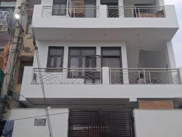 3.5 BHK Independent House in Sector 57 for resale Gurgaon. The reference number is 20568886