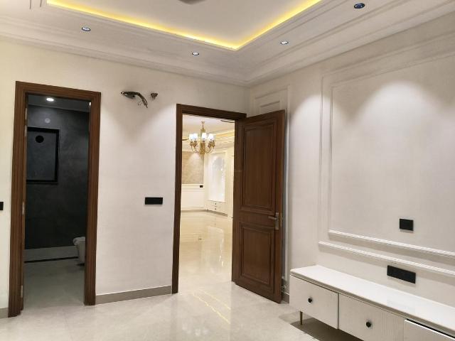3.5 BHK Independent House in Sector 63 for rent Gurgaon. The reference number is 21033952