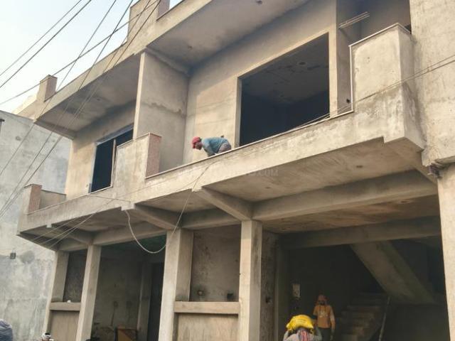 3.5 BHK Independent House in Sector 105 for resale Gurgaon. The reference number is 19243596