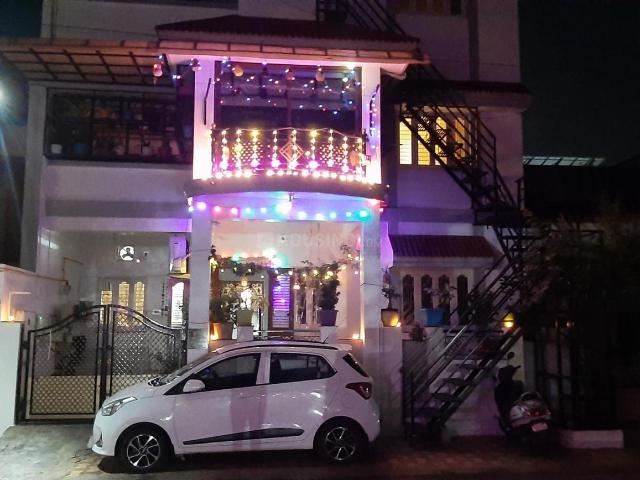 3.5 BHK Independent House in Sector 27 for resale Gandhinagar. The reference number is 20016499