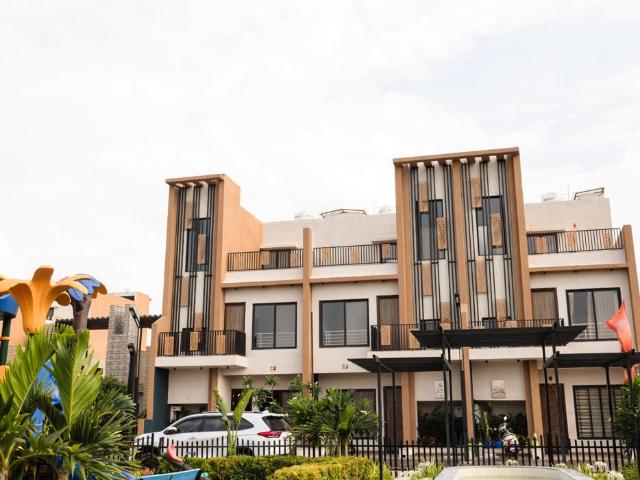 3.5 BHK Villa in Manglia for resale Indore. The reference number is 20910490