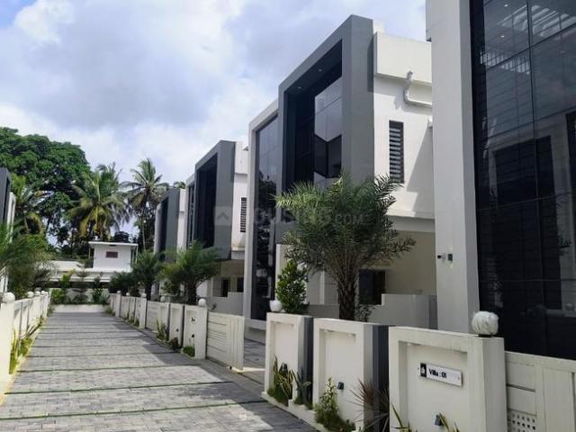 3.5 BHK Villa in Maradu for resale Kochi. The reference number is 20744718