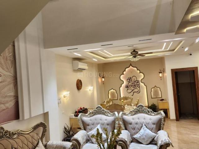 3.5 BHK Villa in Nipania for resale Indore. The reference number is 20140636