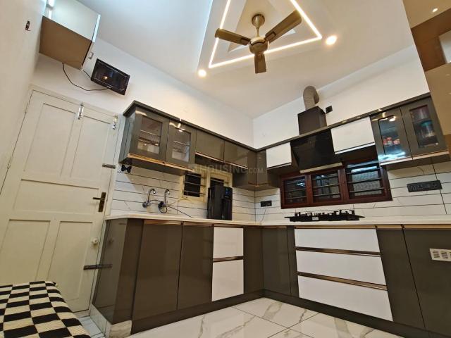 3.5 BHK Villa in Kaipadamugal for rent Kochi. The reference number is 20592649