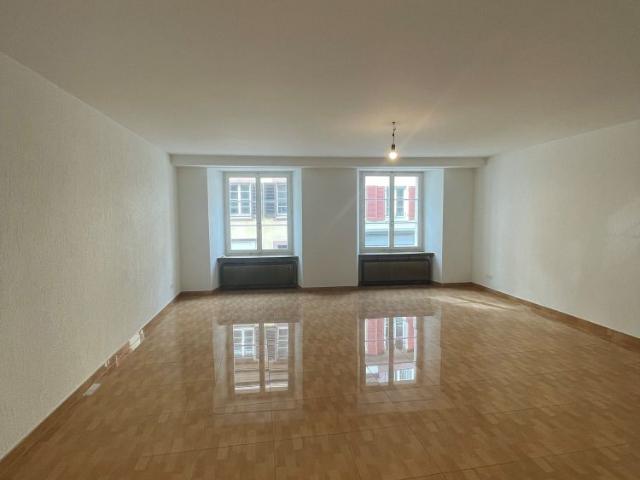 3.5 bzw. 4.5 Zimmer Maisonette Wohnung mit grosser Gemeinschaftsterrasse
