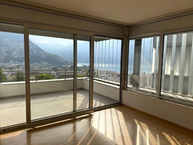 3.5 locali con terrazza e vista lago AA 112
