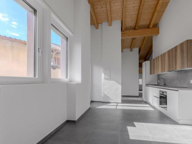 3.5 LOCALI DI NUOVA COSTRUZIONE CON BALCONE A LOPAGNO