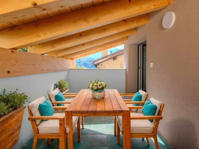 3.5 LOCALI DI NUOVA COSTRUZIONE CON BALCONE A LOPAGNO