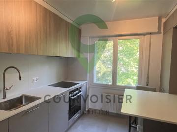 ANGENEHME WOHNUNG IN CHEXBRES MIT BLICK AUF DIE ALPEN UND DEN SEE