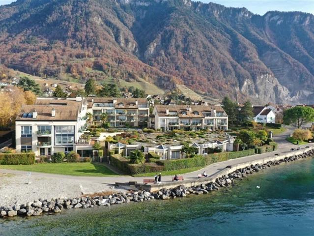 Großes 3,5 Zimmer Doppelhaus mit atemberaubendem Blick auf den See und die Berge