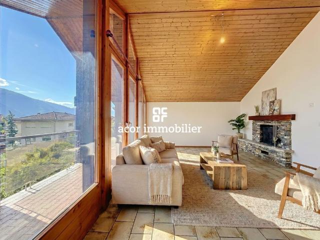 3.5 room attic apartment with garage box in Veyras