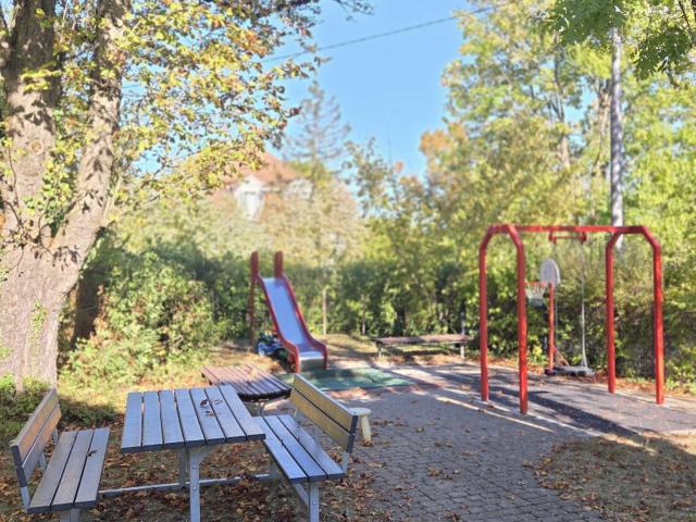3.5 room partly furnished apartment in Stuttgart North, in a green setting