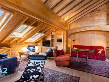 3.5 ROOMS IN THE ATIC WITH BOX