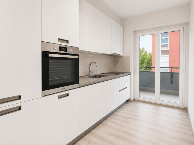 BIS ZU 3 MONATE KOSTENLOS – 3.5 Zimmer renoviertes Apartment in Lugano mit Pool